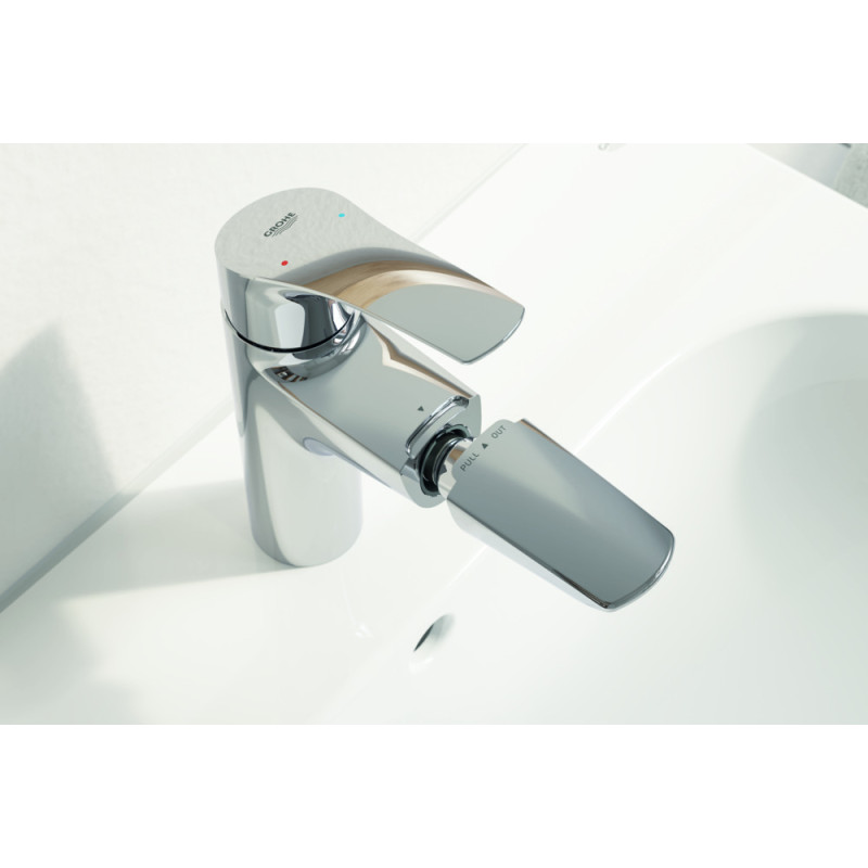 Смеситель для раковины с выдвижным изливом Grohe Eurosmart New