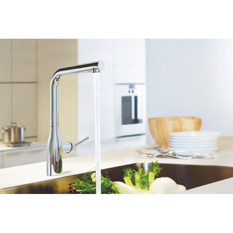 Смеситель для кухни с выдвижным изливом Grohe Essence New